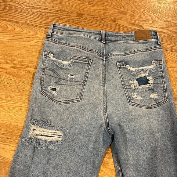 American Eagle Distressed Jean - Picture 3 of 3